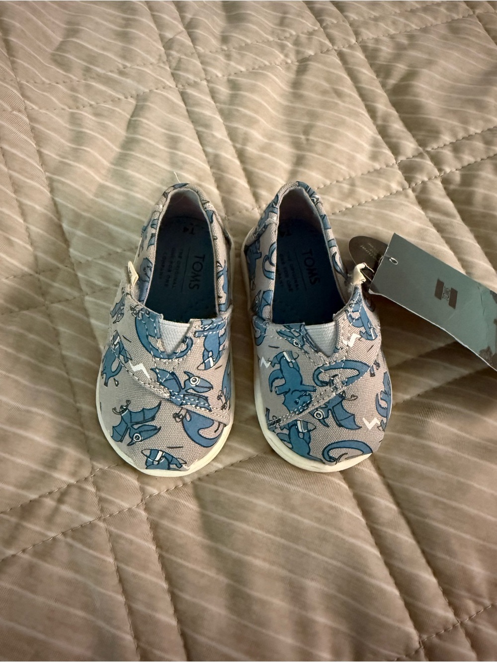 NWT TOMS Infant Glow in the Dark